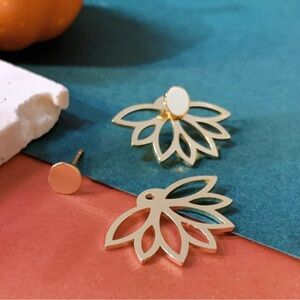 Gold Flower earrings